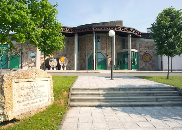 El Pedrueco Landhaus Nava